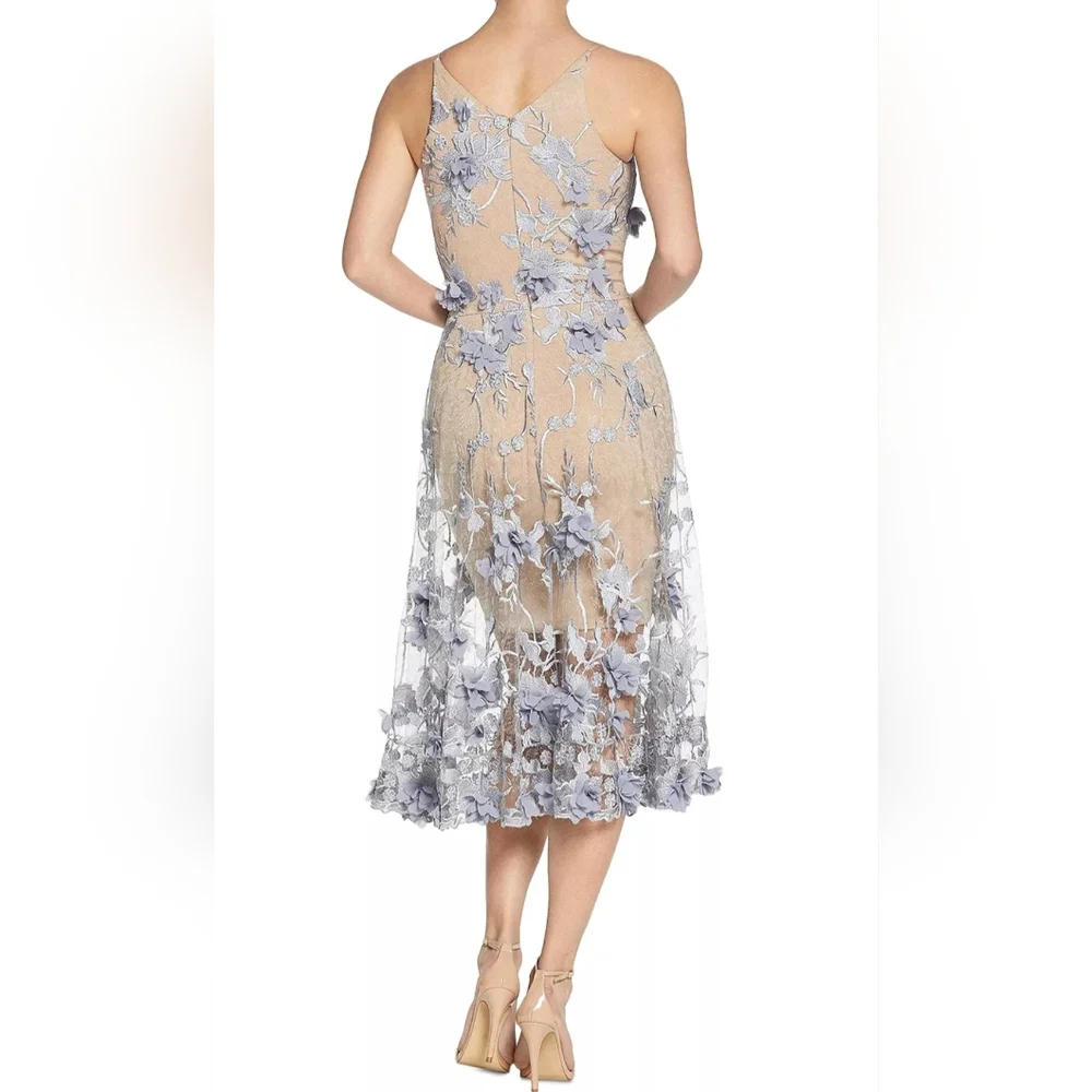 Dress the Population Audrey Embroidered Fit & Flare Midi Dress, size M - Picture 2 of 3